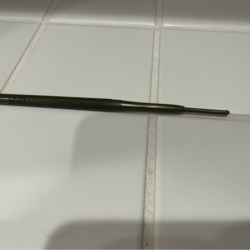 NYX profesional Makeup eye liner - Picture 2 of 2